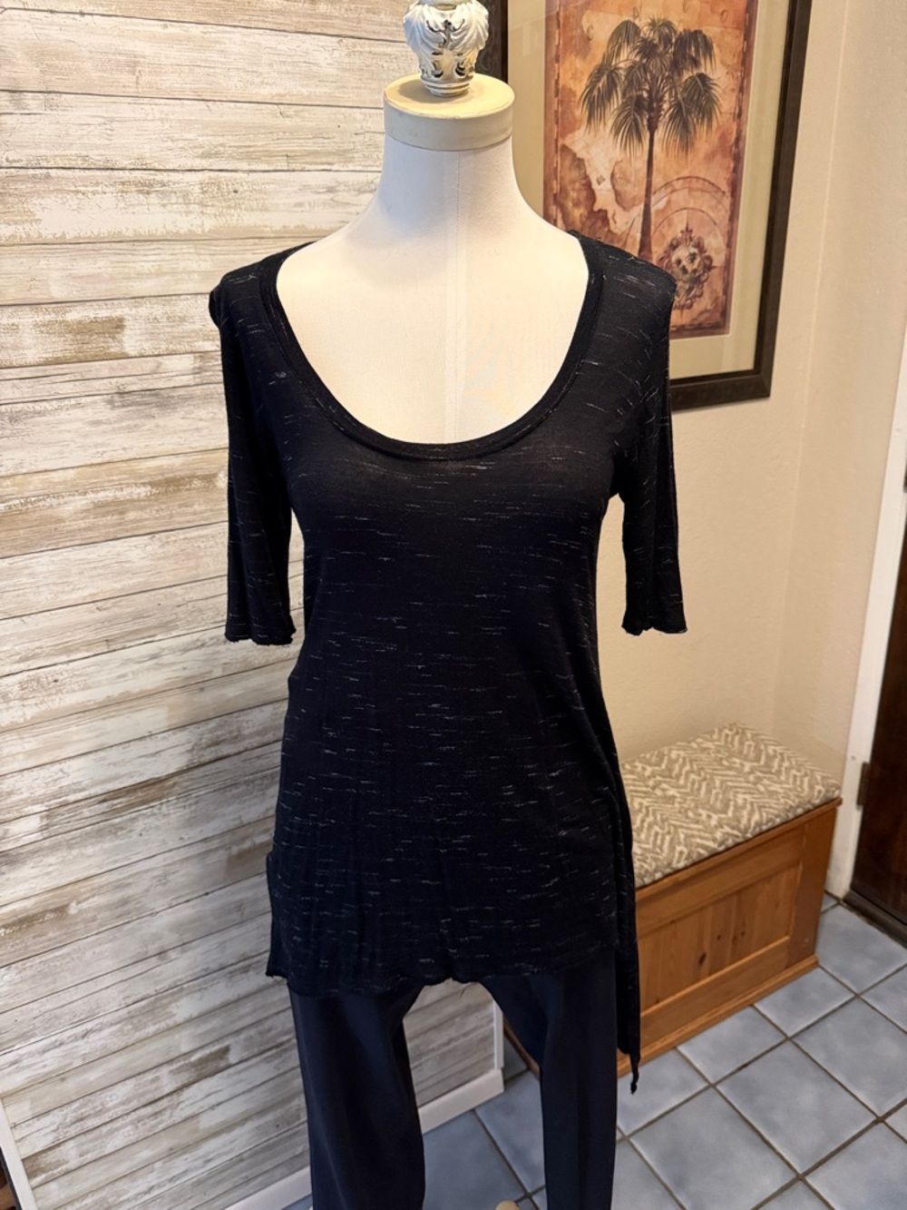 Black scoop neck tunick American rag